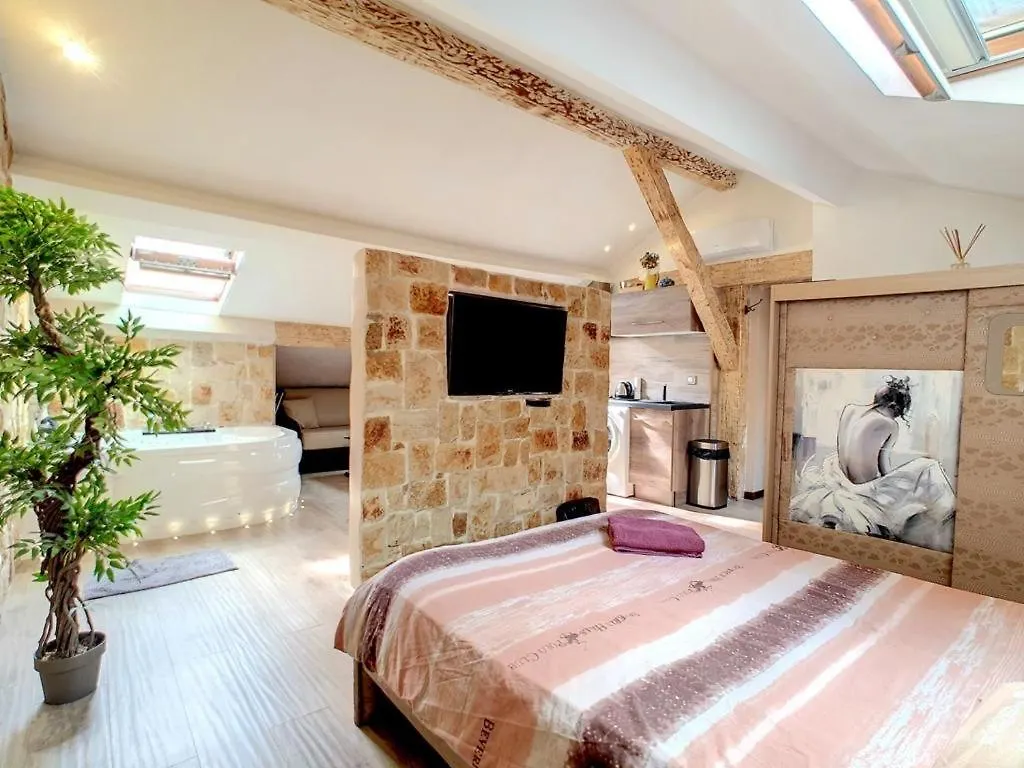 Love Room Jacuzzi Croisette contacts